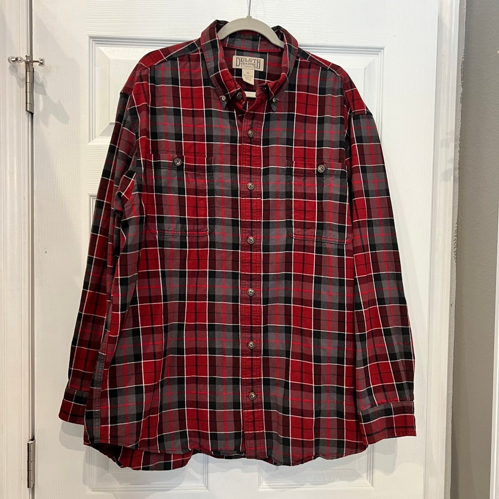 Duluth Trading Co Button Down 100% Cotton Plaid Workwear Shirt XL Red Black